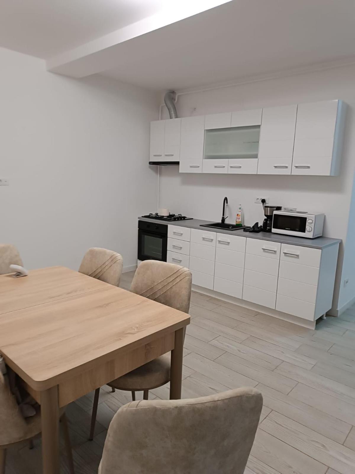 Apartament 2 Camere, Bloc Nou, Langa Promenada Moll, Capacitate 4 Persoane Craiova Exterior photo